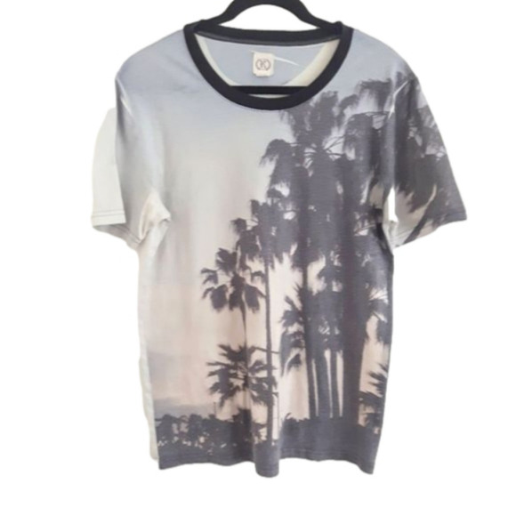 2/$35 SALE GRAPHIC Palm Tree print Tshirt.  Men's S EUC - Picture 2 of 7